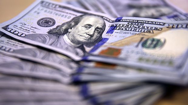 Tipo de cambio bajÃ³ a S/.3,285 ante repunte global del dÃ³lar